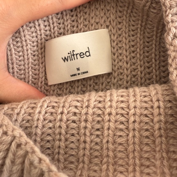 Aritzia Wilfred Turtleneck Sweater - Picture 3 of 4